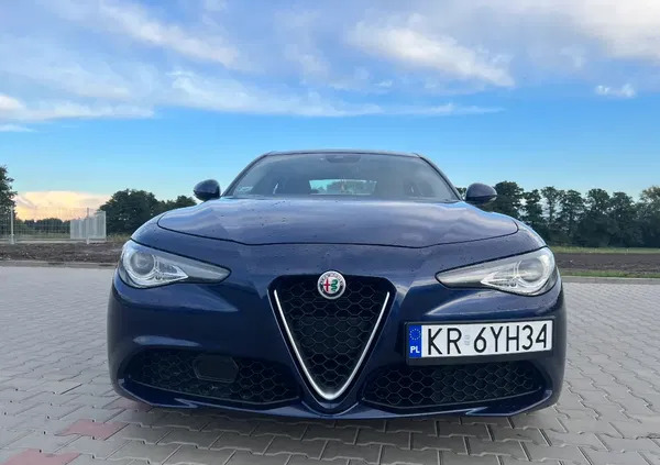 samochody osobowe Alfa Romeo Giulia cena 97500 przebieg: 107000, rok produkcji 2019 z Kraków